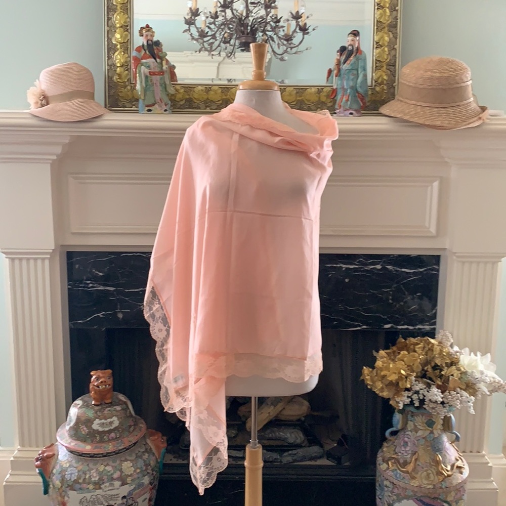 NWOT sheer peachy/pink lace trimmed scarf